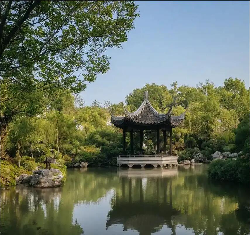 白城半雪餐饮有限公司